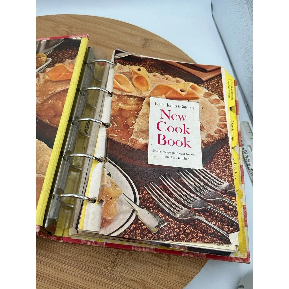Better Homes and Gardens New Cook Book 1953 1962 Revised Edition  First Printing